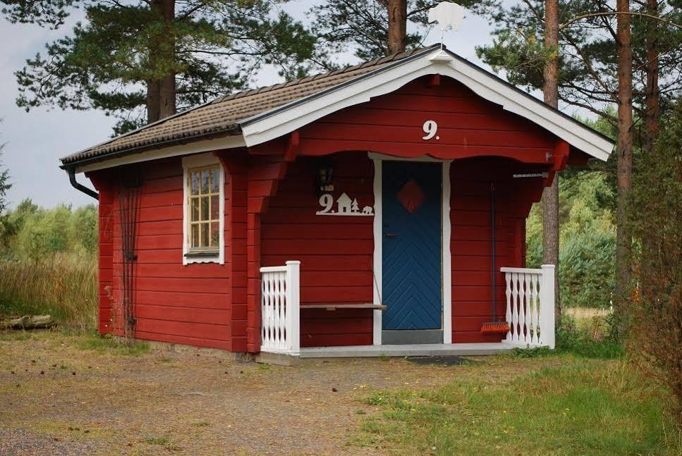 Hyltena Stugby ヨンショーピン エクステリア 写真